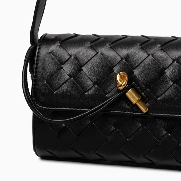 Verano Hill Therese Crossbody Bag - Picture 2 of 7